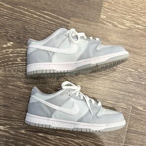 Nike low dunks Gray and White Sneakers 5.5youth 7.5 women’s